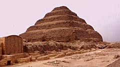  گورستان سقاره در مجاورت هرم پلکانی جوزر مصر