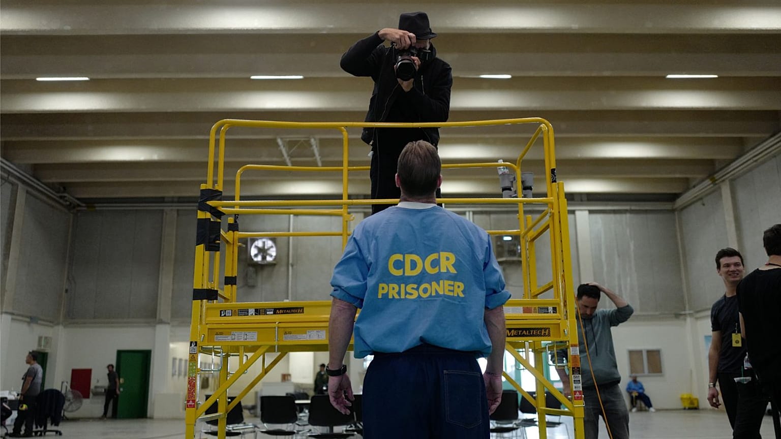 In his new documentary ‘Tehachapi’, French street artist JR reveals the behind-the-scenes of a four-year-long project with inmates of an American prison.