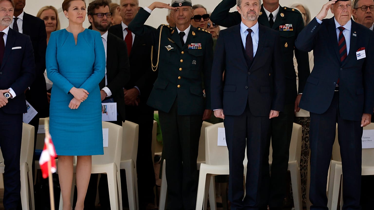 Η πρωθυπουργός της Δανίας στο πλευρό του βασιλιά της χώρας από πρόσφατα επίσημη εκδήλωση