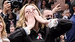 La premier italiana Giorgia Meloni all'Altare della Patria per la Festa della Repubblica, 2 giugno 2024