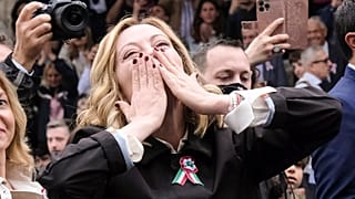 La premier italiana Giorgia Meloni all'Altare della Patria per la Festa della Repubblica, 2 giugno 2024