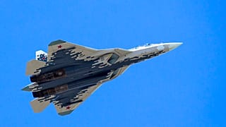 Un avión Sukhoi Su-57 de la Fuerza Aérea rusa durante el desfile militar del Día de la Victoria, en 2018.