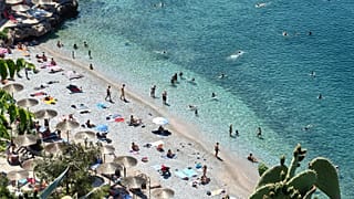 Οι υψηλές θερμοκρασίες αποτέλεσαν πόλο έλξης για τους ψηφοφόρους