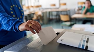 Mulher vota na Alemanha