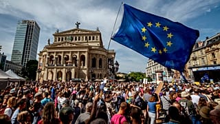 Extrema-direita alemã obtém ganhos significativos nas europeias e tira votos ao partido de Scholz
