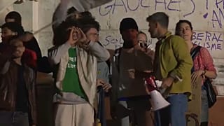 Spontaner Protest gegen rechtsextremen Wahlsieg in Paris