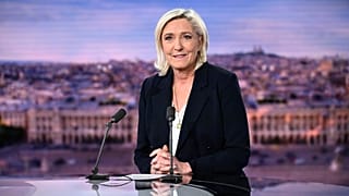 Marine Le Pen, do partido de extrema-direita Rassemblement National (RN), em entrevista ao canal de televisão francês TF1