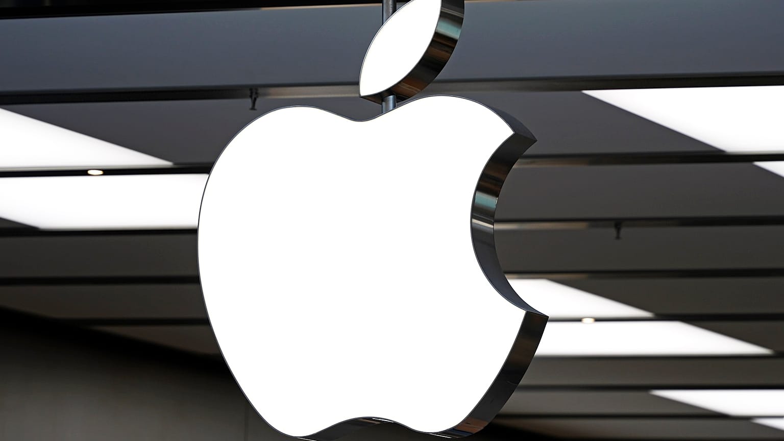 The Apple logo at an Apple store in Pittsburgh, US 