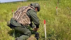 Apela a uma resposta global unificada à remoção de minas na conferência de Azerbaijão