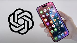 Apple'ın Makine Öğrenimi ve Yapay Zeka Direktörü Kelsey Peterson, iPhone üzerinde Siri'yi çalıştırıyor (Ekran görüntüsü, Apple'ın WWDC sunumundan alınmıştır)