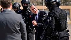 Blinken con agentes jordanos.