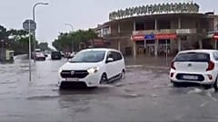 Imagen de una zona próxima al aeropuerto de Palma de Mallorca, que ha quedado anegada tras varias horas de intensas precipitaciones.