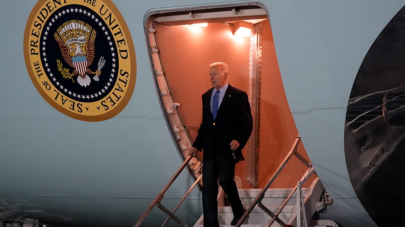 Erőteljesnek nevezte a G7-re érkező amerikai elnök Ukrajna jövőbeli támogatását