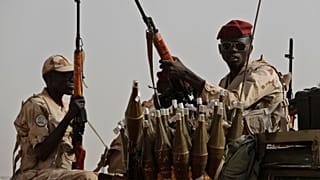 soldiers from the Rapid Support Forces unit