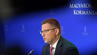 A Miniszterelnökséget vezető miniszter a Kormányinfón