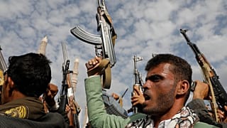 حوثی‌‌ها در هفت ماه گذشته حملاتی علیه کشتی‌ها در آب‌های منطقه انجام داده‌اند