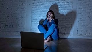 La 'sextorsión', una forma de chantaje que consiste en compartir las imágenes íntimas de alguien, puede estar más extendida de lo que se pensaba.