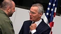 Die NATO-Verteidigungsminister haben sich auf einen Plan geeinigt, der der Ukraine langfristige Sicherheitshilfe und militärische Ausbildung bieten soll.