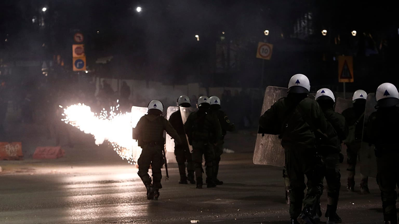 Επεισόδια στην Ελλάδα - φώτο αρχείου