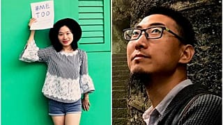 En esta foto publicada por Free Huang Xueqin & Wang Jianbing, el periodista chino Huang Xueqin sostiene un cartel de #METOO para una foto en Singapur en septiembre de 2017.