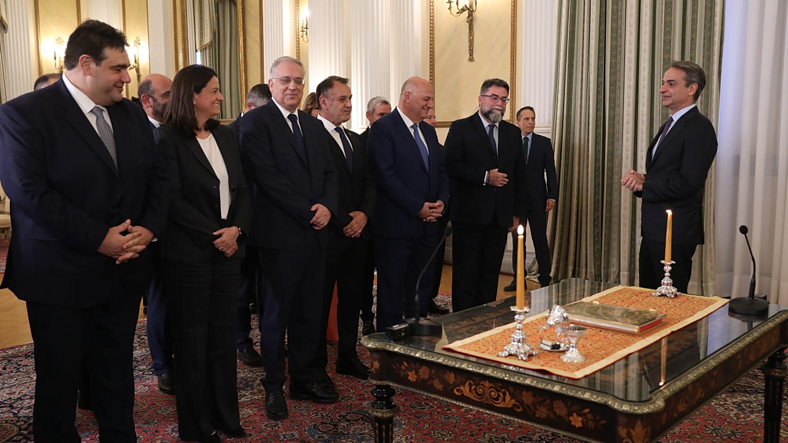 Ορκίστηκαν τα νέα μέλη της κυβέρνησης
