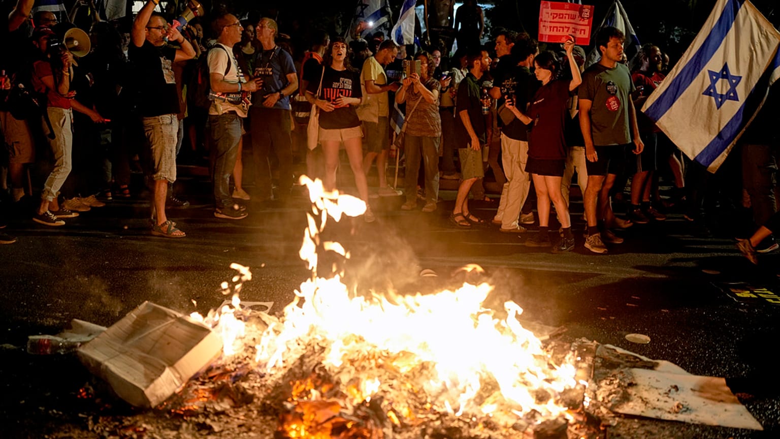 100 000 Menschen haben nach Berichten lokaler Medien an der Anti-Regierungsdemonstration am Montagabend, 17. Juni 2024, in Jerusalem teilgenommen.