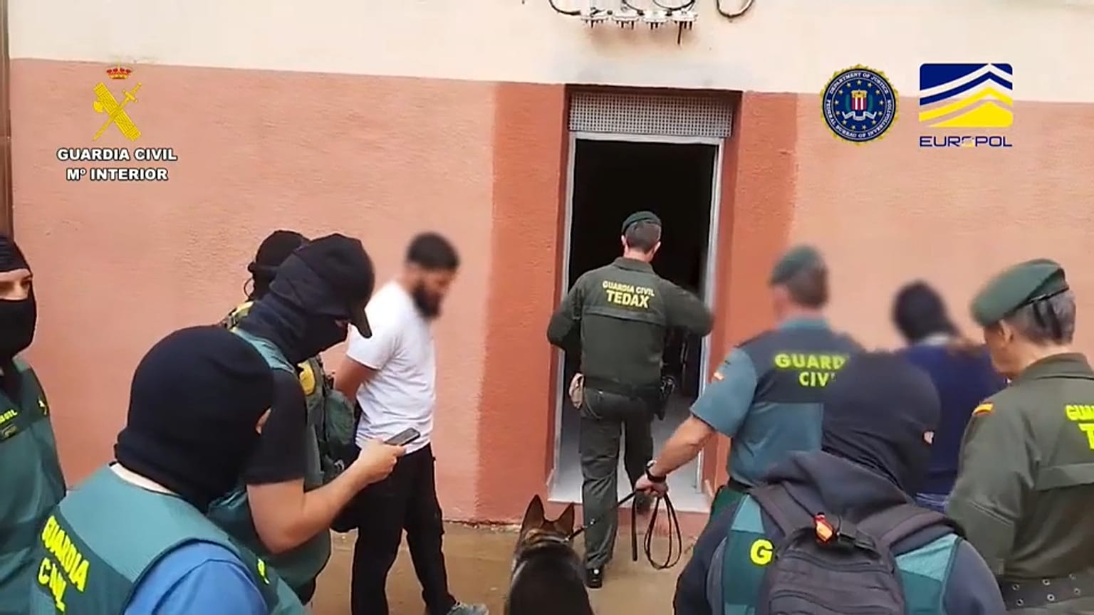 İspanyol yetkililer sözde İslam Devleti ile bağlantılı bir şebekeyi çökertmek için Europol ve FBI ile işbirliği yaptı.