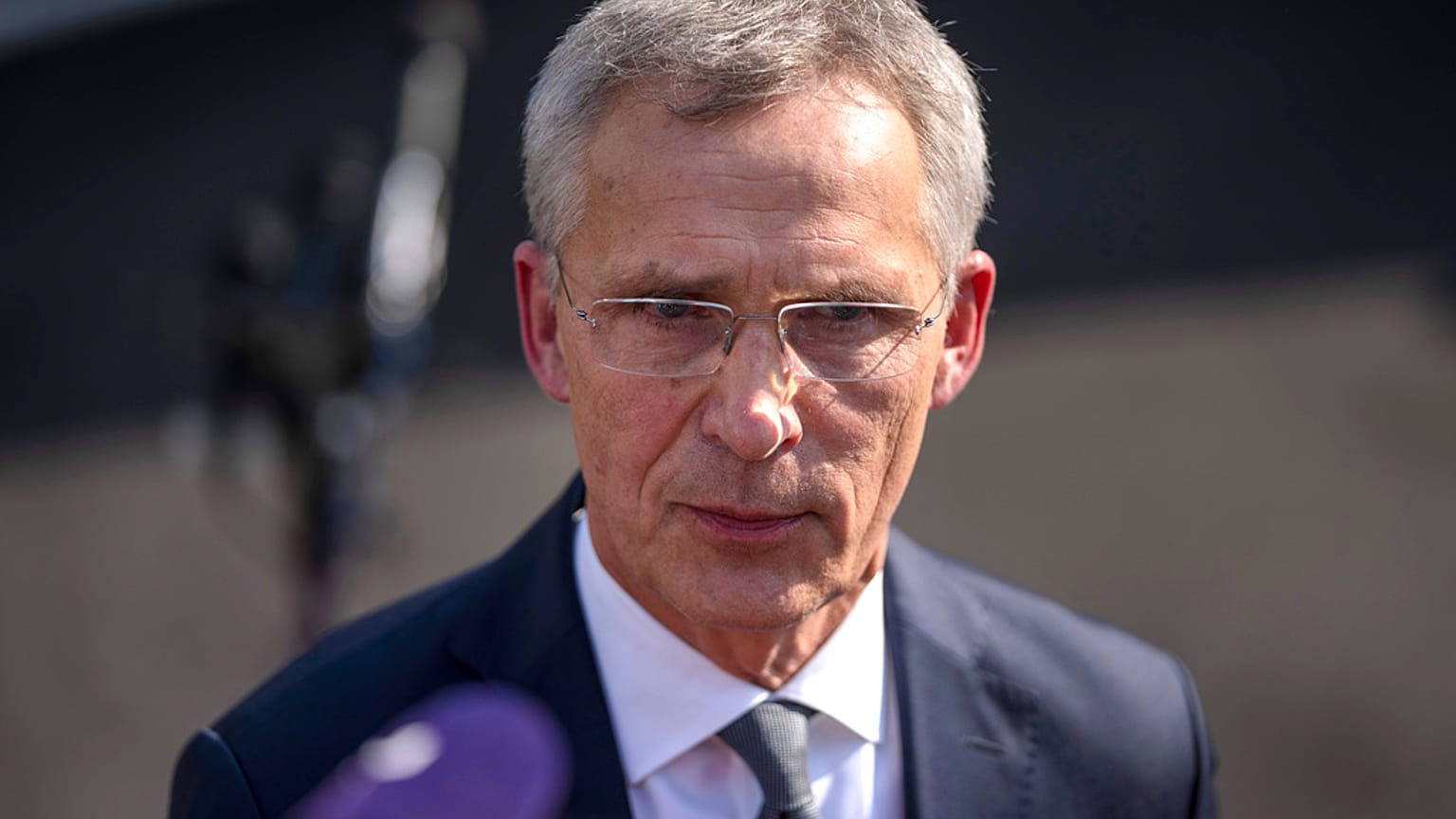 NATO-Generalsekretär Jens Stoltenberg hat China mit Sanktionen gedroht, wenn es weiter die russische Invasion in der Ukraine unterstütze. 