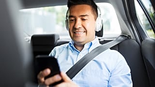 Mobility media offers travellers personalised advertising