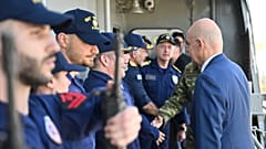 Τη φρεγάτα «Ψαρά» που θα συμμετέχει στην επιχείρηση «Ασπίδες» επισκέφθηκε ο υπουργός Εθνικής Άμυνας