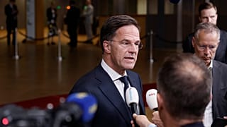 Le Premier ministre néerlandais Mark Rutte s'adresse aux médias à la fin d'un sommet de l'UE à Bruxelles, mardi 18 juin 2024.
