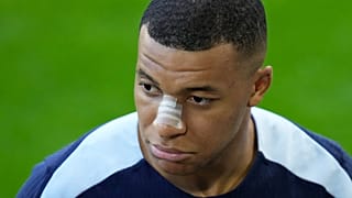 كليان مبابي خلال حصة تدريبية لمنتخب فرنسا