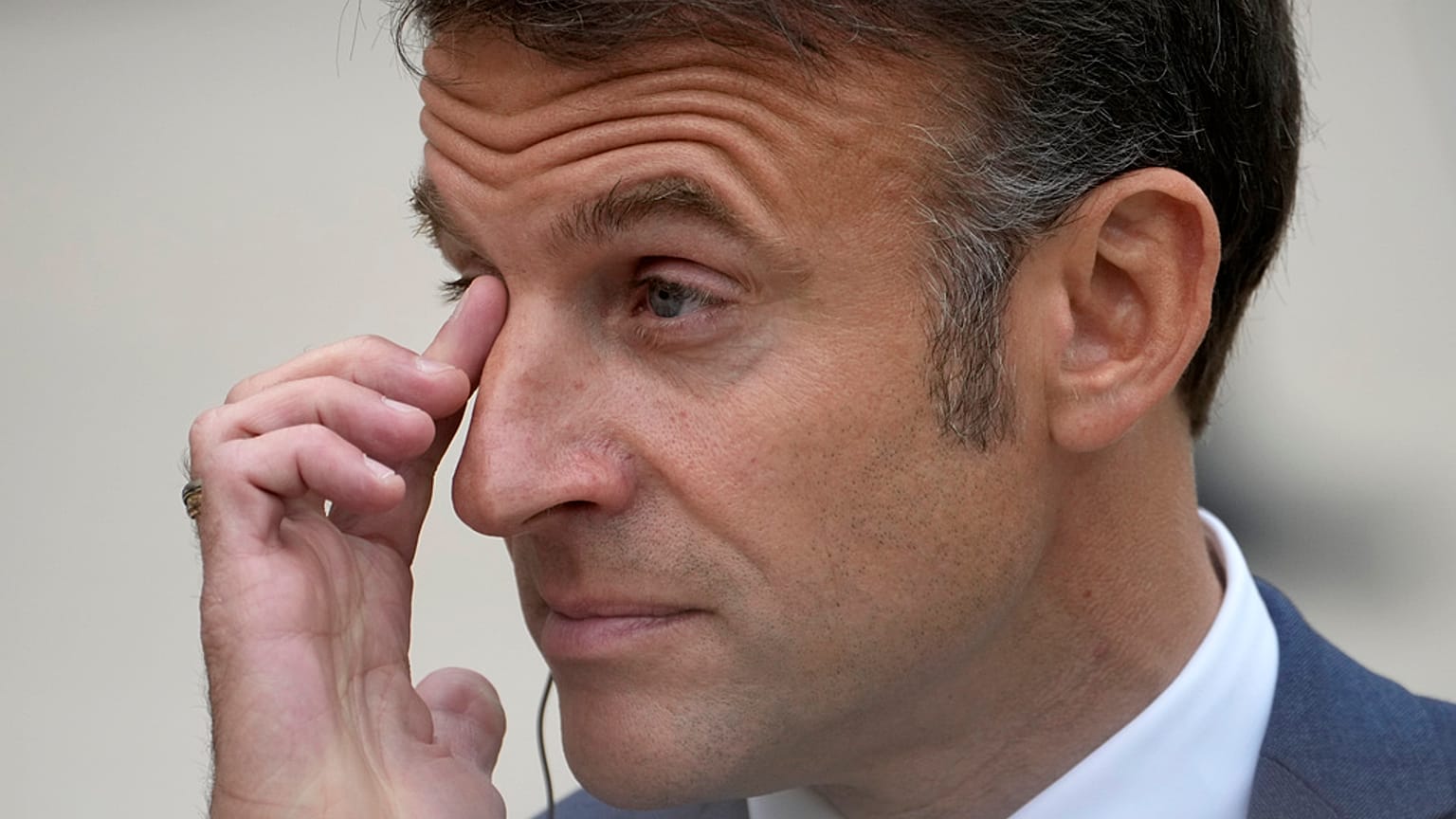 Macron apelou em sede de Conselho de Ministros à discussão sobre o racismo e o antissemitismo nas escolas
