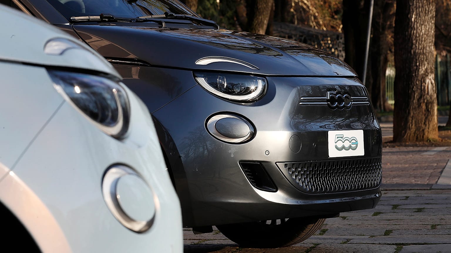 Άποψη του νέου ηλεκτρικού Fiat 500, κατά τη διάρκεια της επίσημης παρουσίασης στο Μιλάνο, 4 Μαρτίου 2020