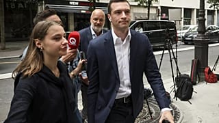 Almanya için Alternatif partisi oy oranı 5 yıl öncesine göre yüzde 5 civarı artırarak yüzde 16’ya yükseldi.