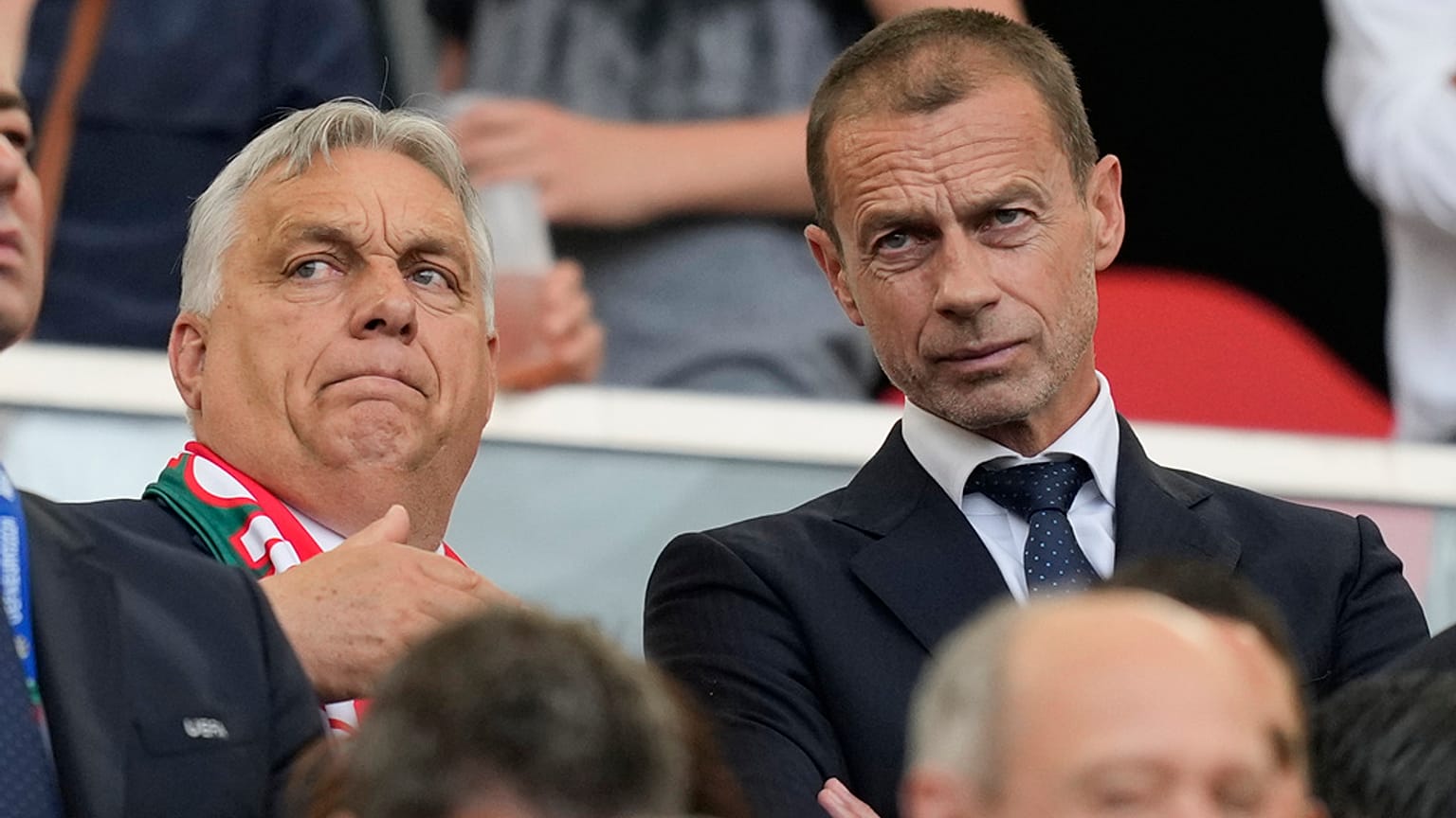 Der ungarische Premierminister Viktor Orban und der deutsche Bundeskanzler Olaf Scholz 