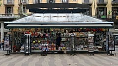 Los quioscos de las Ramblas han pasado de vender prensa a convertirse en bazares