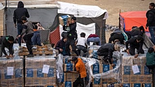 Refah'ta Gazze Şeridi'ne geçmekte olan bir insani yardım kamyonu, 17 Aralık 2023 Pazar