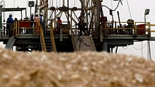 A pesar de la ampliación de la producción de la OPEP, los precios del petróleo han subido al aumentar la demanda de combustible.