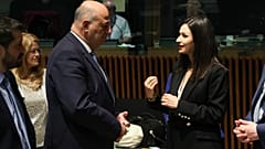 Ο νέος υπουργός Αγροτικής Ανάπτυξης της Ελλάδας, Κωνσταντίνος Τσιάρας, και η υπουργός Γεωργίας της Κύπρου, Μαρία Παναγιώτου