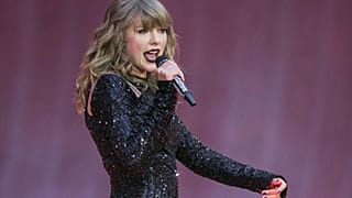 Porque é que os Swifties estão zangados com Dave Grohl dos Foo Fighters? 