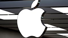 Το λογότυπο της Apple σε ένα κατάστημα Apple στο Πίτσμπουργκ, τη Δευτέρα 3 Ιουνίου 2024. (AP Photo/Gene J. Puskar)
