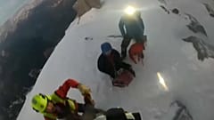 Rescatan a tres alpinistas.