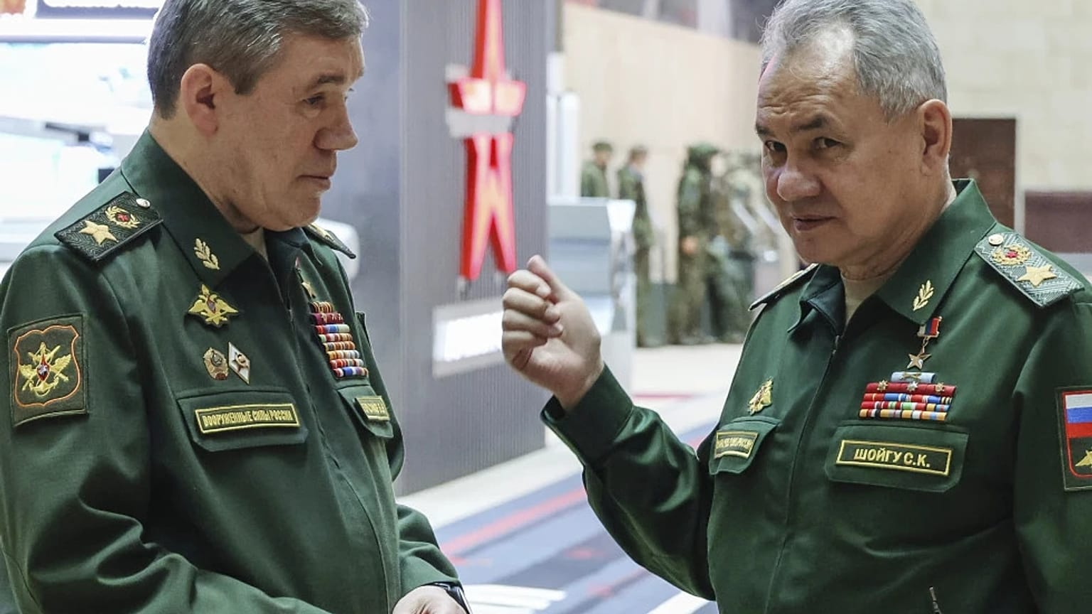 Uluslararası Ceza Mahkemesi, eski Rusya Savunma Bakanı Sergey Şoygu ve Genelkurmay Başkanı Valeri Gerasimov hakkında tutuklama emri çıkardı.