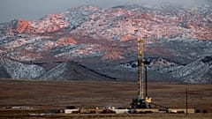 Un equipo de perforación en un emplazamiento geotérmico de Fervo Energy en construcción cerca de Milford, Utah, 26 de noviembre de 2023. 