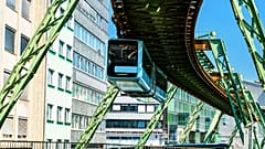 El Schwebebahn de Wuppertal es muy apreciado por turistas y viajeros.