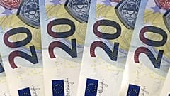 June was a poor month for the euro which was hit by political woes