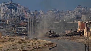 Tanques israelíes en el centro de Gaza el miércoles 26 de junio.