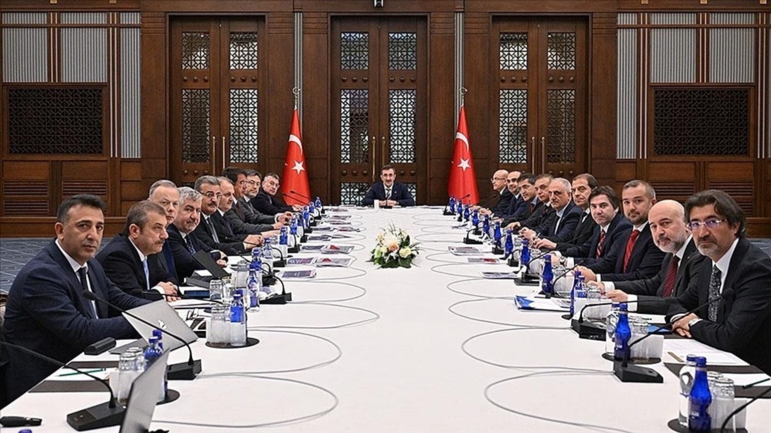 Ekonomi koordinasyon kurulu’nun sadece erkeklerden oluşması tepki çekti.