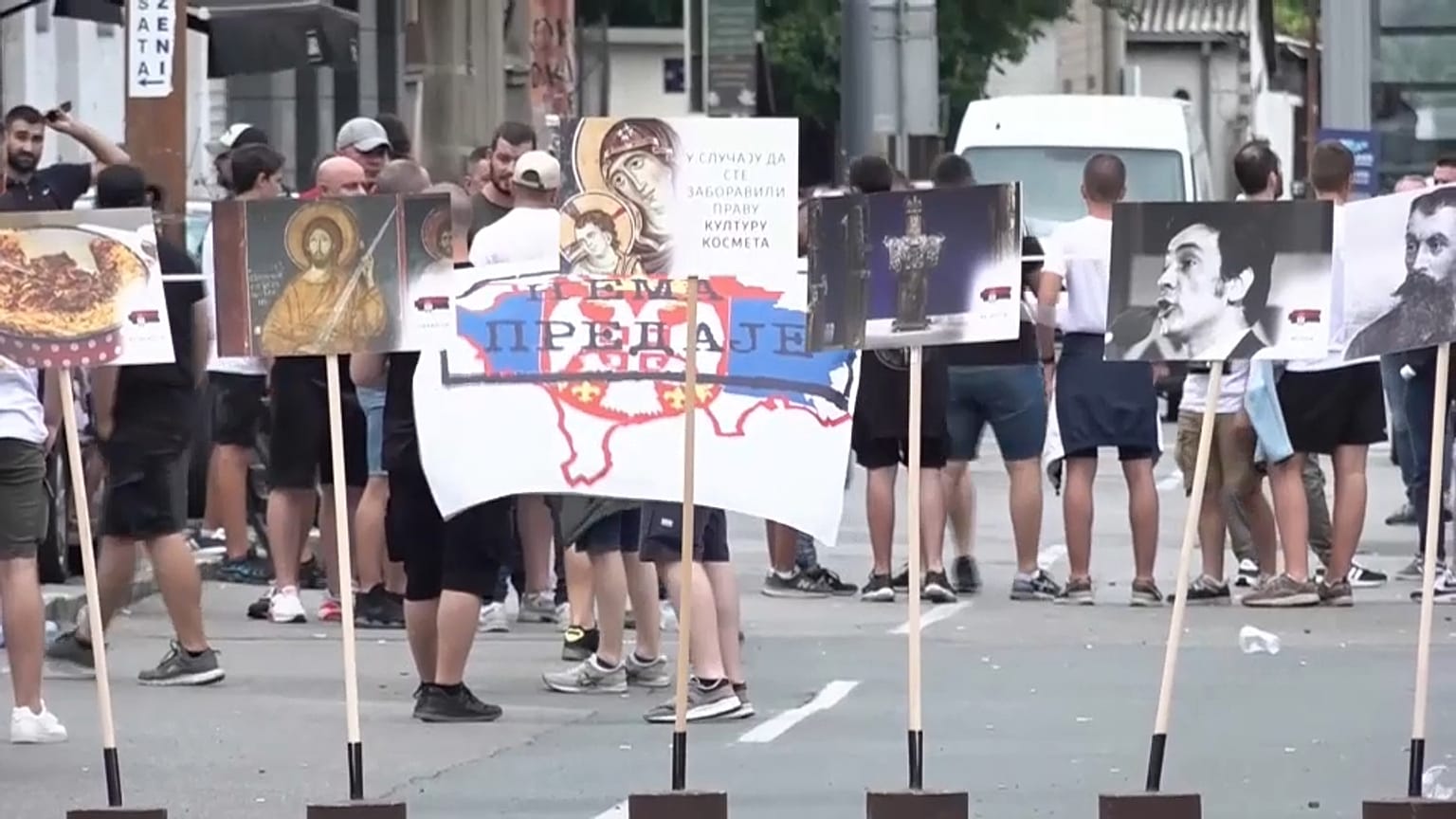 Die serbische Polizei hat ein Festival zur Förderung des kulturellen Austauschs mit dem Kosovo verboten.